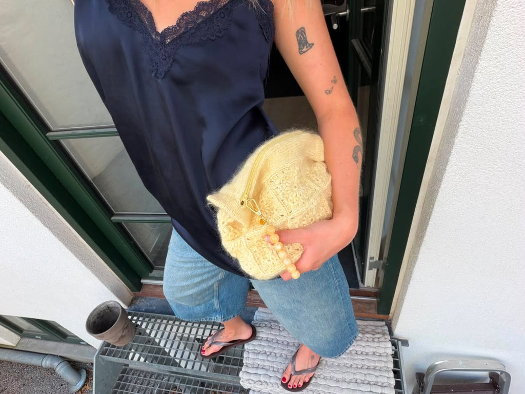 Nilla Clutch Monokrom